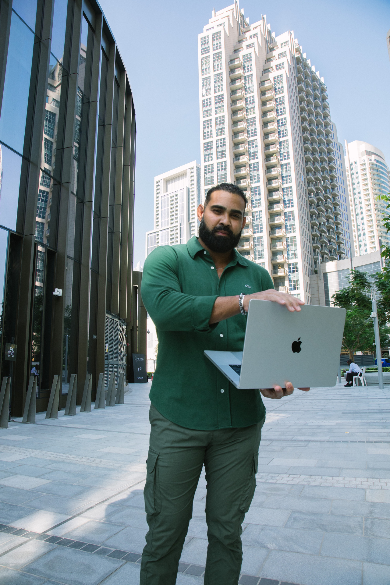 Tobias Paraiso em Dubai, instrutor especialista em IA